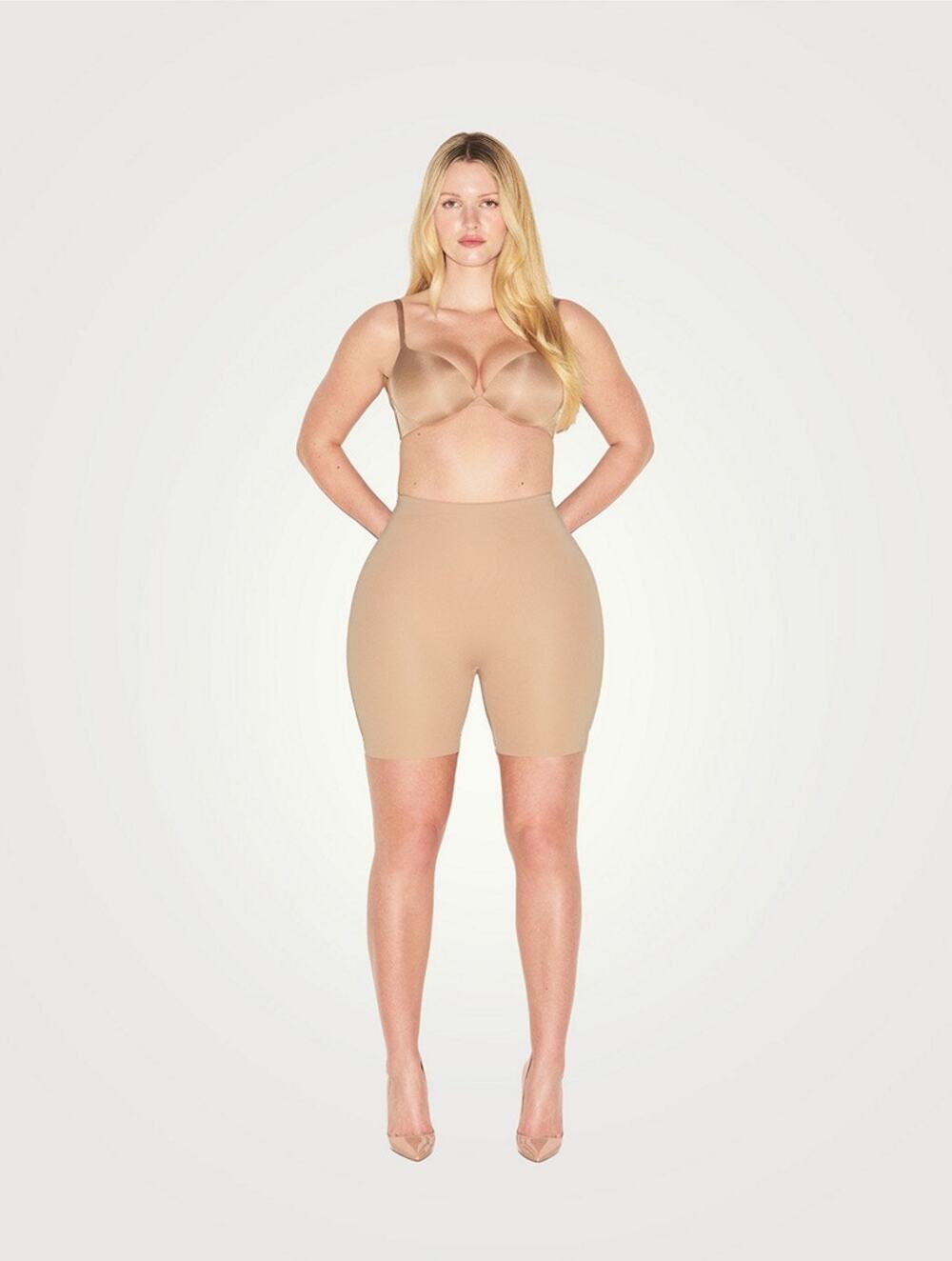 XS SKIMS Body Hip Shaping Mid Thigh Short NWT